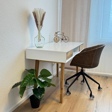 3 Zimmer Apartment, 90 Qm, Ruhig Und Zentrumsnah, Max 6 Pers, 15 Qm Balkon , Private Garage, Internet 1000 Mbit Sindelfingen Kültér fotó