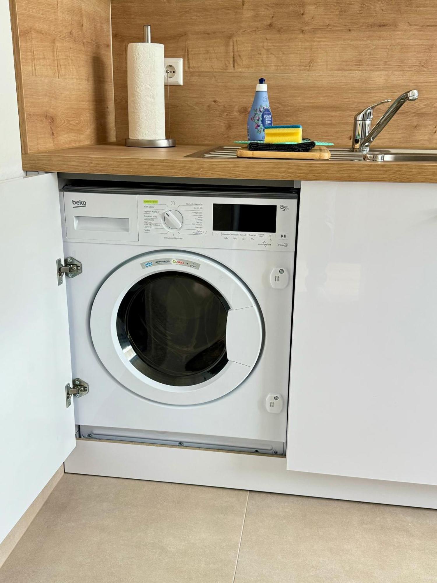 3 Zimmer Apartment, 90 Qm, Ruhig Und Zentrumsnah, Max 6 Pers, 15 Qm Balkon , Private Garage, Internet 1000 Mbit Sindelfingen Kültér fotó